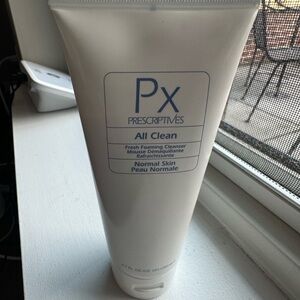 All Clean Fresh Foaming Cleanser - White